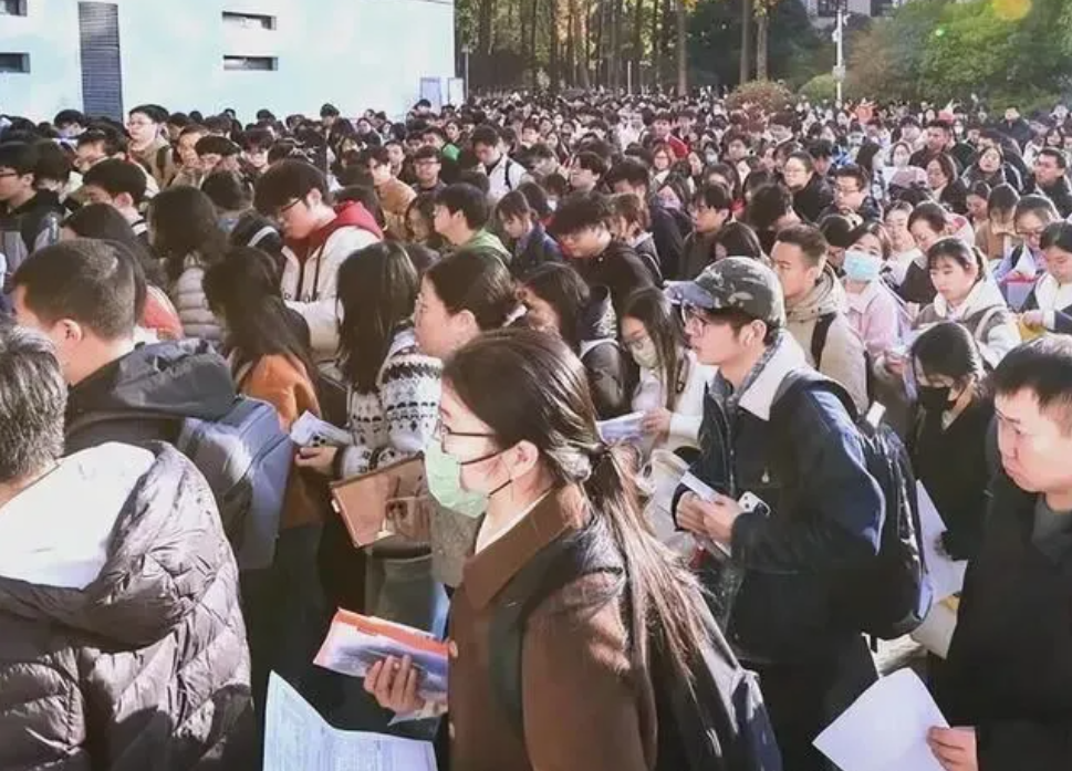 2026届毕业生抉择指南，工作还是留学/考研？提前了解，早做